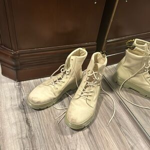 Dr Martens Combs Canvass boots